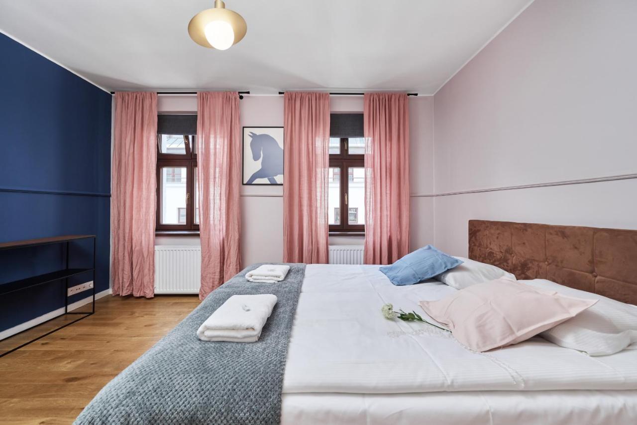 Heart Of Uniwersytecka By Renters Апартаменти Вроцлав
